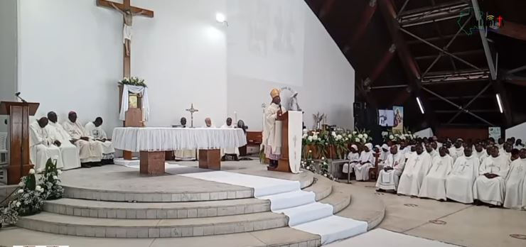 Ordination presbytérale à la paroisse Saint Pierre de Libreville