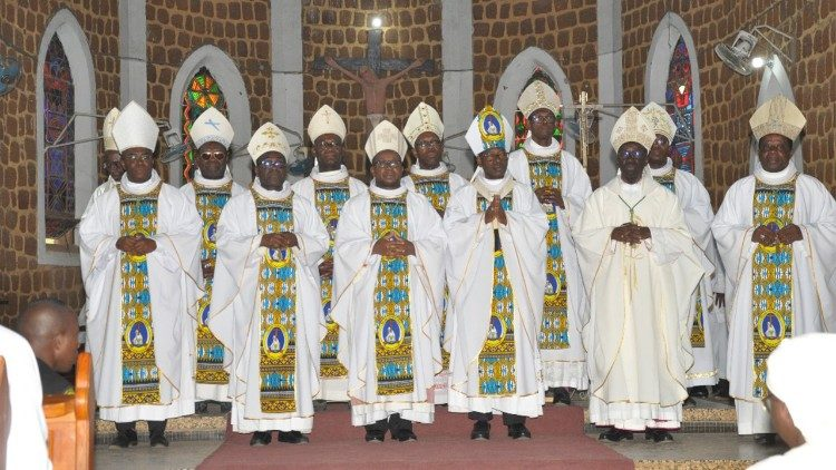 Côte d’ivoire: les évêques appellent les dirigeants à redonner espoir au peuple