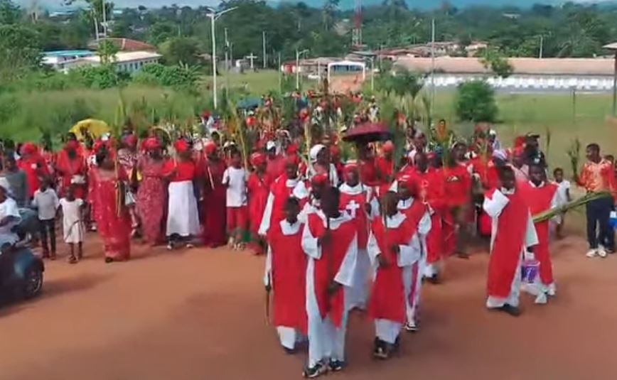 Célébration des rameaux à la paroisse Saint-Joseph de Tchibanga