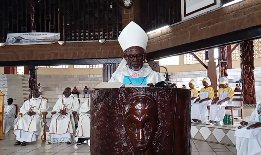 Bénédiction de la nouvelle grotte mariale à la paroisse Saint-Michel Nkembo