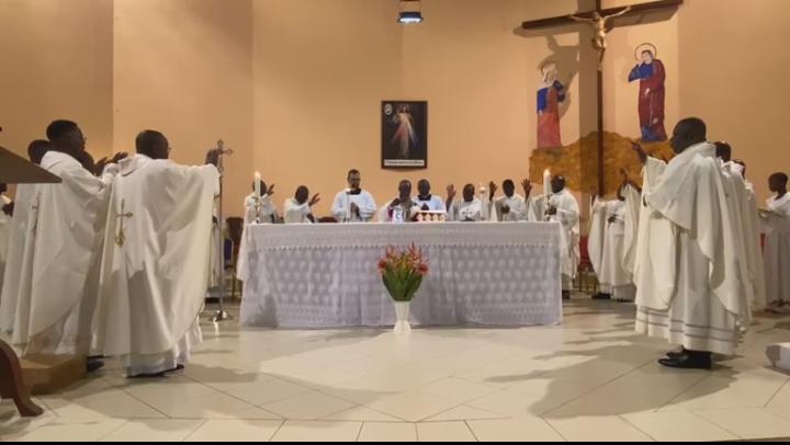 Messe chrismale à la cathédrale Saint Jean apôtre de Mouila