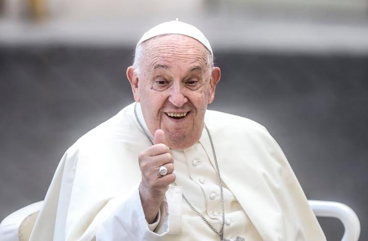 PAPE FRANÇOIS, UN AN DÉJÀ DANS LE CIEL !