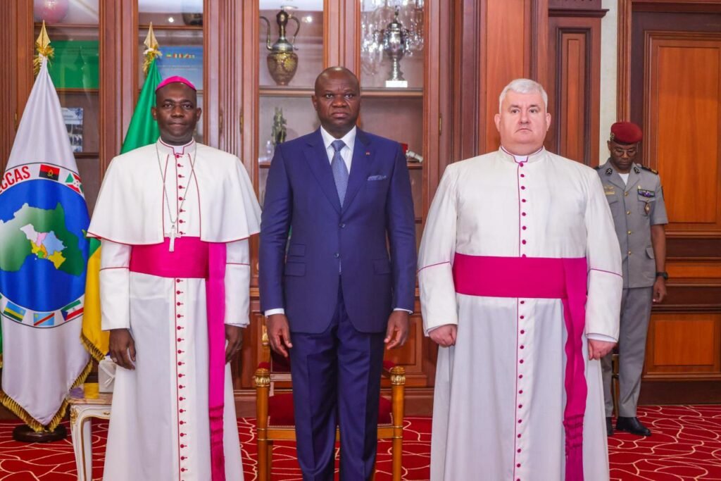 Présentation des lettres de créance de son excellence Mgr Relwendé Kisito Ouédraogo, nonce apostolique avec résidence à Brazzaville