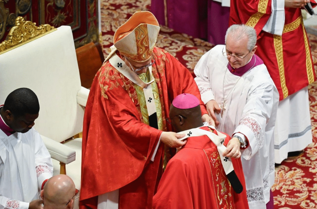 Archevêque de Conakry : le pallium est le symbole du devoir de servir les autres.