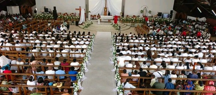 Poursuite et fin des célébrations du sacrement de la confirmation et clôture de l&rsquo;année pastorale 2025-2026