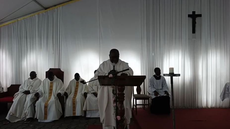 Messe des prémices de père Raphaël Désiré Mbina