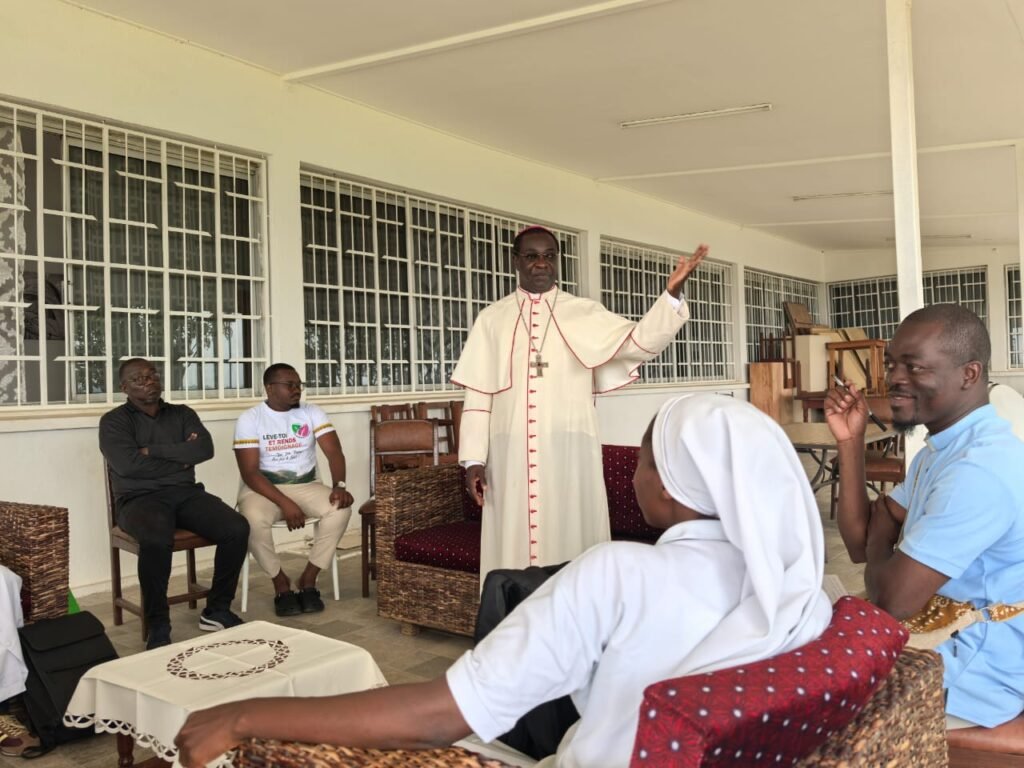Franceville : Mgr Ephrem NDJONI préside le bilan des JNJ 2026