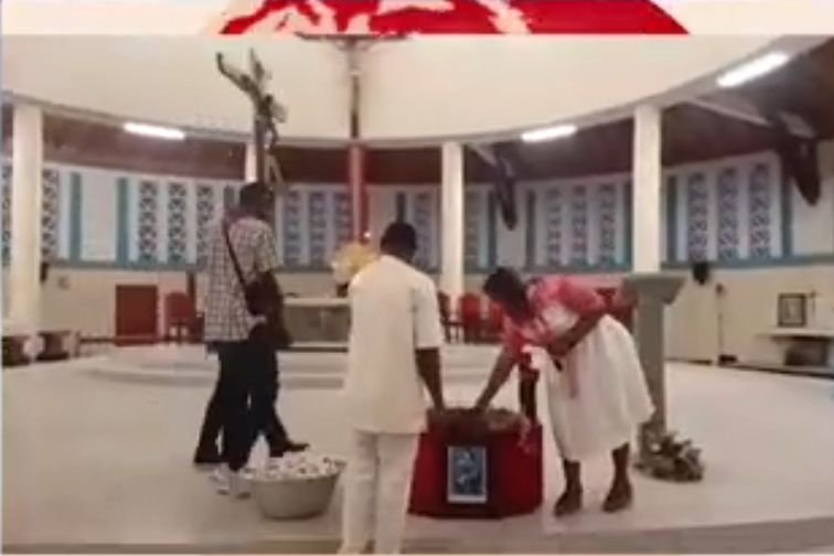 Célébration de la 8ᵉ édition de la neuvaine à la croix glorieuse en la  cathédrale Notre-Dame de l&rsquo;Assomption de Libreville