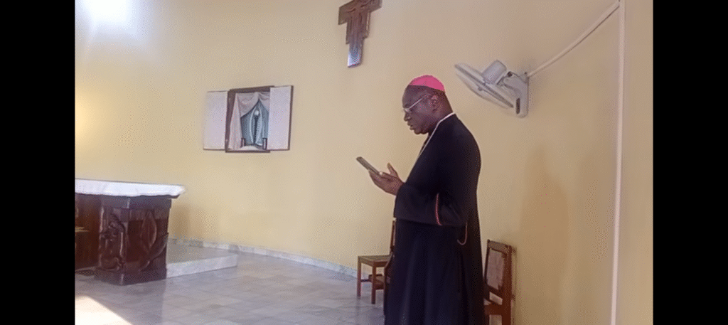 Gabon / Mgr Ephrem en prière au monastère des Clarisses à l&rsquo;occasion de la Journée Mondiale de prière pour la Création.