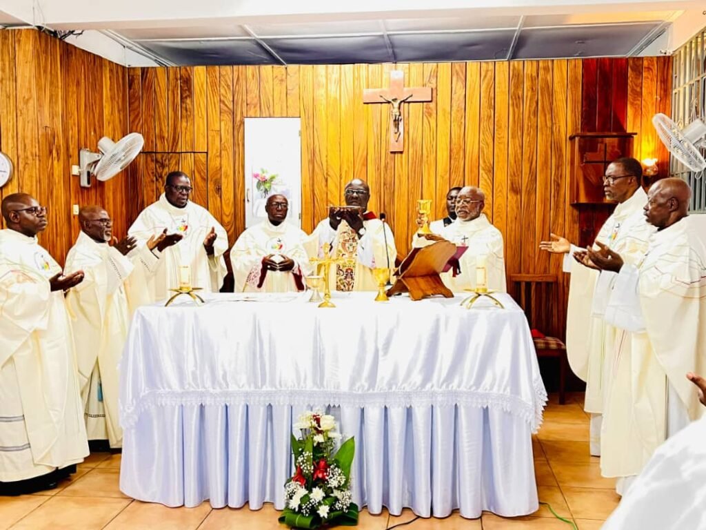 Messe de la conférence des évêques du Gabon au Grand séminaire Saint-Augustin de Libreville, une tradition inchangée